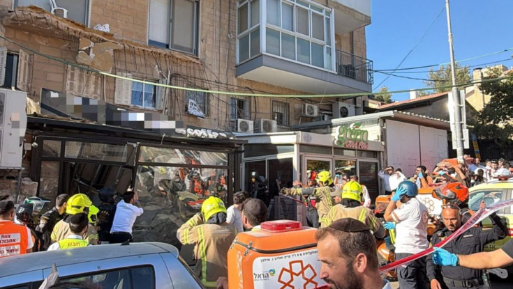 מרפסת קרסה על מאפייה בשכונת רחביה בירושלים - גבר בן 80 נהרג