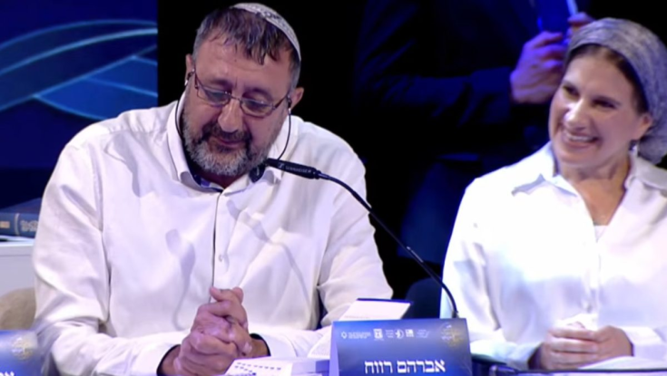 בדמעות ובקול חנוק: המסר של האב השכול למתמודדי חידון התנ"ך