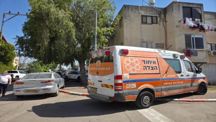 תינוק בן 4 חודשים נשכח ברכב בכפר חב"ד - מצבו אנוש