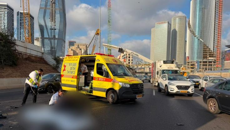 אסון בתל אביב: "אזרחים צעקו לעזרה - ראינו רוכב אופנוע שוכב על הכביש"