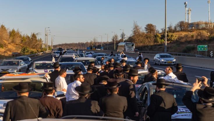 "כשחרדים חוסמים כבישים כולם מזדעזעים? איפה הייתם כששרפו את איילון?"
