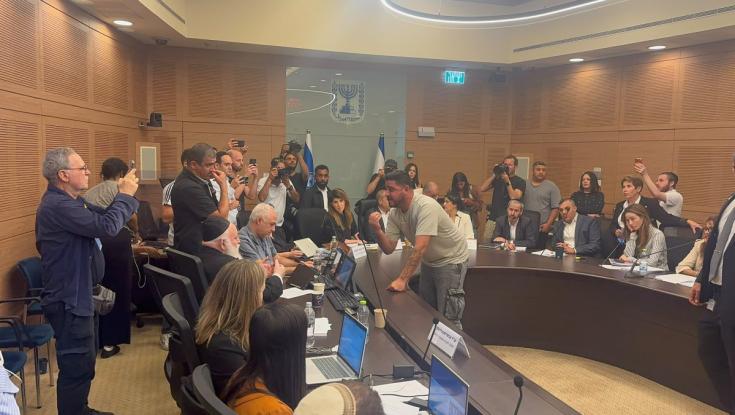 הלומי הקרב פרצו לוועדת הכנסת: "אני יורד על הברכיים ומתחנן"
