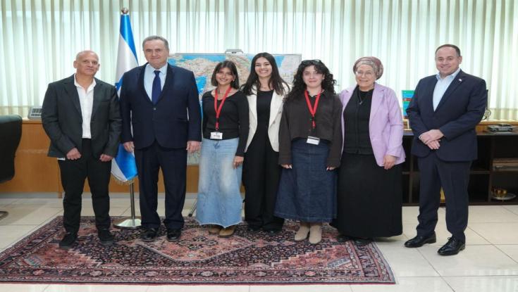 לראשונה: בנות שירות לאומי יקבלו זכויות כמו חיילים בודדים