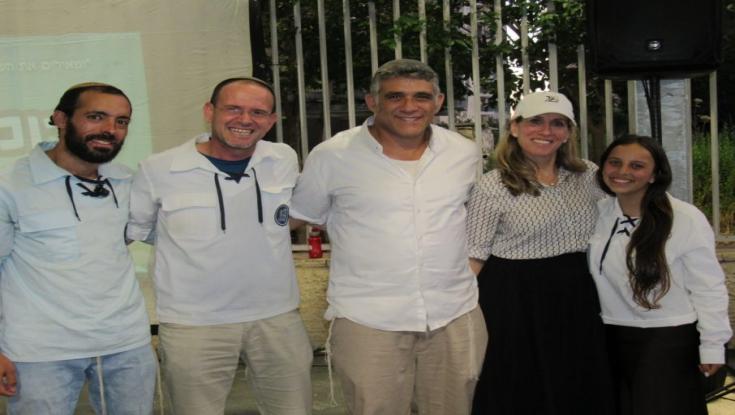 לזכרו של ענר שפירא: ספר תורה ראשון הוכנס לסניף בני עקיבא