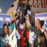 יו״ר הסוכנות היהודית דורון אלמוג ושרת העליה והקליטה פנינה תמנו שטה מקבלים את העולים צילום: סיון פרג׳ חדשות