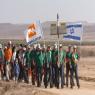 עובדי חברת החשמל, כבר התחילו לעבוד על יישום החוק צילום: Dudu Greenspan/Flash 90 חדשות