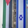דגל אש"ף על בניין הבורסה צילום: Avshalom Sassoni/Flash90 חדשות