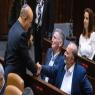 בנט ומנסור עבאס צילום: אוליבר פיטוסי, פלאש 90 דעות