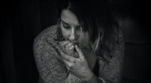 אבלות צילום: pexels (Kat Jayne) צרכנות