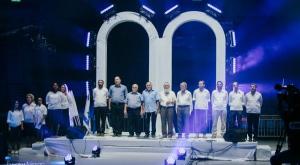 שרים את ההמנון צילום: אביתר ניסן ברנז'ה