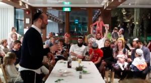 רזאל ובני המשפחות השכולות צילום: משפחה אחת חדשות