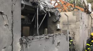 הבית שנפגע בשרון צילום: דוברות כבאות והצלה חדשות
