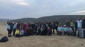 כך הולכים השותלים. בני הנוער בעמיחי צילום: אליה לב יונה ברנז'ה