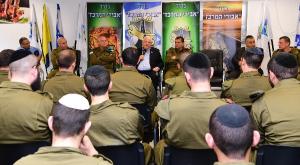הנשיא עם החיילים החרדים צילום: עמוס בן גרשום. לע"מ חדשות