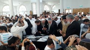 תפילת רבים בחמ"ד צילום: איתן מלט חינוך