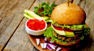 המבורגר לצמחונים צילום: shutterstock מנות ראשונות