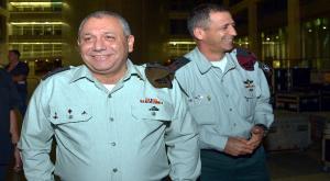 זה שיוצא וזה שנכנס | האלוף כוכבי עם הרמטכ"ל די איזנקוט צילום: פלאש 90 חדשות