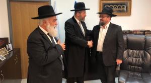 בתמונה ראש מערך הגיור הנכנס ומשמאל הרב יצחק פרץ ראש המערך היוצא צילום: יח"צ ברנז'ה