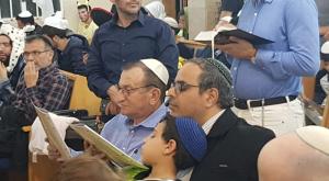 רון חולדאי בקריאת המגילה צילום: יאיר זעירא ברנז'ה