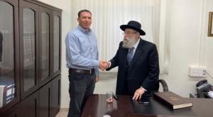 ח"כ מתן כהנא עם הרב שטרן צילום: דוברות חדשות