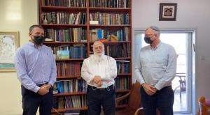 הרב אייזמן עם אורבך וכהנא צילום: דוברות פוליטי