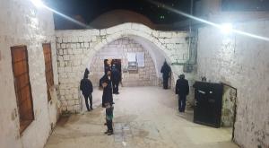 מתפללים בקבר יוסף צילום: ללא חדשות