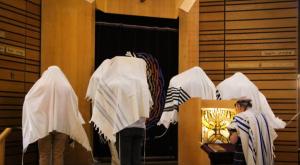 ברכת כוהנים בבית כנסת. אילוסטרציה צילום: Gershon Elinson/Flash90 חדשות