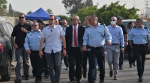 אוחנה ומפכ"ל המשטרה בסיור  צילום: דוברות המשטרה חדשות