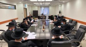 הרב לאו בפגישה עם רבנים ודיינים צילום: דוברות הרבנות הראשית חדשות