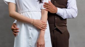 חוסר נעימות או הטרדה ממשית?  צילום: kharisma yogik,Shutterstock זוגיות
