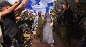 חתונה תחת אש חרבות ברזל צילום: Ayal Margolin/Flash90 חדשות