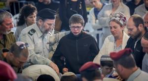 עמישר בן דוד מובא למנוחות צילום: Yonatan Sindel,Flash90 חדשות