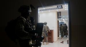 כוח צה"ל ממפה את בית המחבל צילום: דובר צה"ל ביטחון