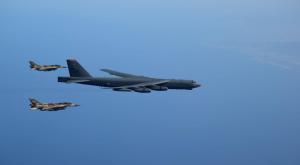 המפציץ B-52 מעל שמי ישראל צילום: חיל האוויר מבזקים