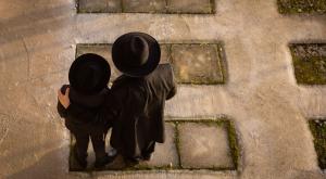 הלוויתו של אשר פלאי ז"ל. מחווה מהבלוגר הסעודי צילום:  Yonatan Sindel/Flash90 ברנז'ה