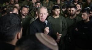 גלנט עם הלוחמים צילום: אלעד מלכה חדשות
