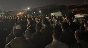 אלפי לוחמים בשירת התקווה צילום: 27א ברנז'ה