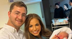 עומר ינקלביץ' עם הבן והנכד הבכור צילום: ללא ברנז'ה