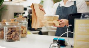 בית קפה צילום: PeopleImages.com - Yuri A,Shutterstock יחסים