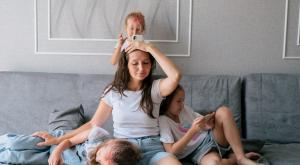 החופש הגדול, אילוסטרציה צילום: Alena A,Shutterstock הורים וילדים