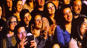הקהל בסטנדאפ של עדי אשכנזי צילום: קשת 12 ברנז'ה