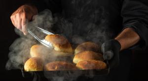 לחמניות צילום: VITALII BORKOVSKYI,Shutterstock אוכל