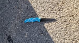 הסכין בה ניסתה המחבלת לדקור את המאבטח צילום: דוברות המשטרה חדשות
