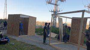 הקמת המאחז, מעבר לגדר צילום: עמוס עזריה חדשות
