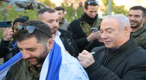 נתניהו נפגש עם חיילים בעלי צילום: עמוס בן גרשום /לע"מ חדשות