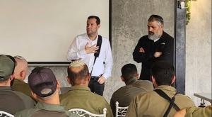 צבי יחזקאלי בביקור בשומרון צילום: מועצה אזורית שומרון חדשות
