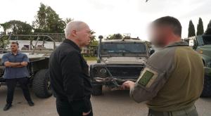 גלנט ולוחמים צילום: דוברות משרד הביטחון מבזקים