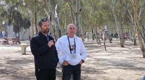 ישראל גנץ וקובי אהל |  צילום: דוברות מועצת בנימין  חדשות