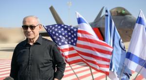 נתניהו בבסיס חיל האוויר |  צילום: מעיין טואף / לע"מ חדשות
