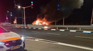 הרכב עולה באש צילום: איחוד הצלה חדשות